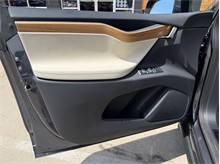 Vehicle Thumb #21