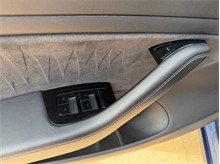 Vehicle Thumb #15