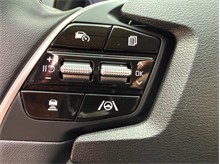 Vehicle Thumb #32