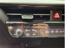 Vehicle Thumb #38