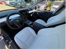 Vehicle Thumb #20