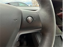 Vehicle Thumb #32