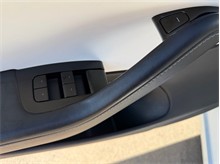 Vehicle Thumb #20