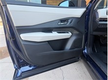 Vehicle Thumb #21