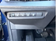 Vehicle Thumb #36