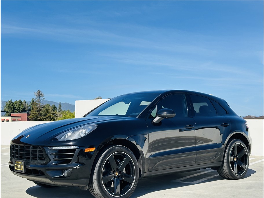 2016 Porsche Macan from Auto Race, Inc.