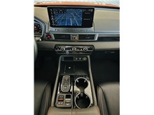 Vehicle Thumb #26