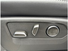 Vehicle Thumb #33
