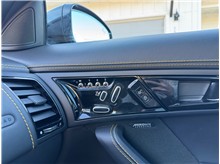Vehicle Thumb #29