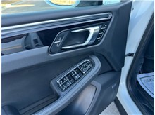 Vehicle Thumb #35