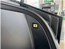 Vehicle Thumb #18