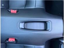 Vehicle Thumb #38