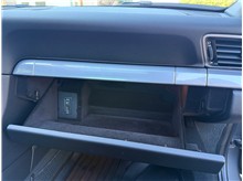 Vehicle Thumb #43