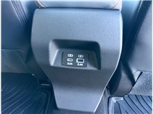 Vehicle Thumb #33