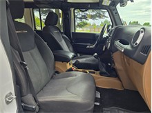 Vehicle Thumb #19