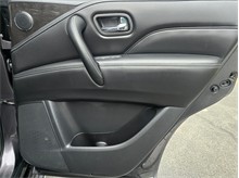 Vehicle Thumb #24