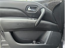 Vehicle Thumb #29