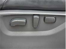 Vehicle Thumb #33