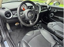 Vehicle Thumb #16