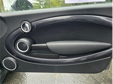 Vehicle Thumb #19