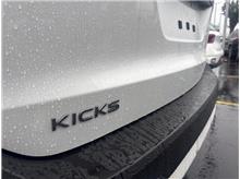 Vehicle Thumb #23