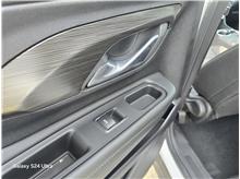 Vehicle Thumb #21