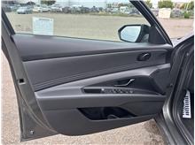 Vehicle Thumb #17