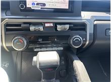 Vehicle Thumb #18