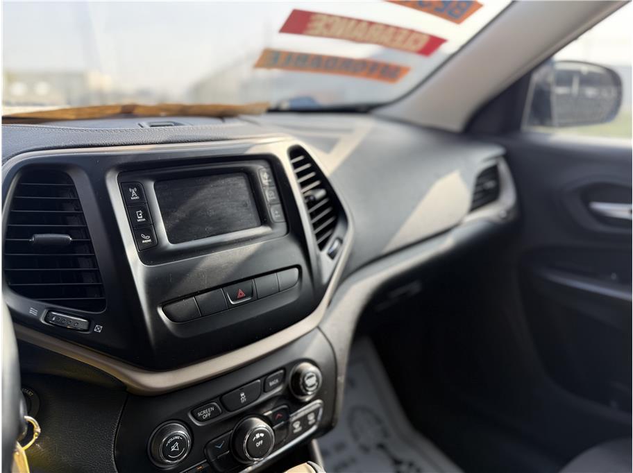 2015 Jeep Cherokee Latitude - Photo 11