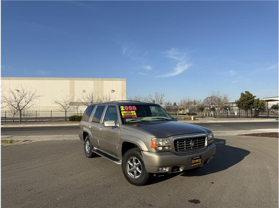 2000 Cadillac Escalade Base