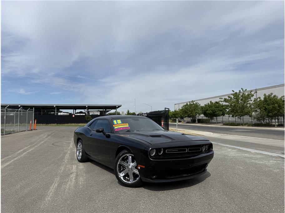 2014 Dodge Challenger SXT's photo
