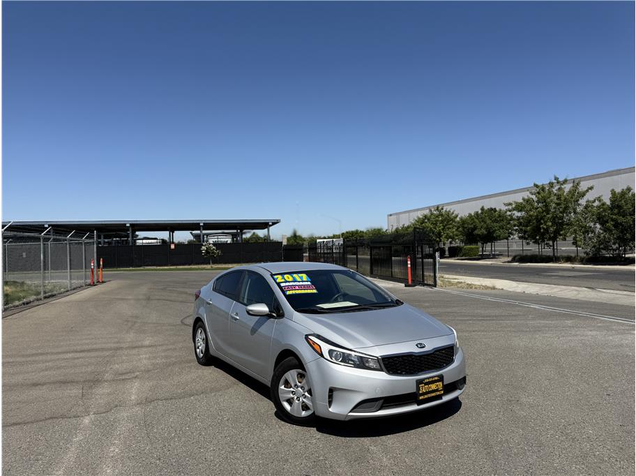 2017 Kia Forte LX AT's photo