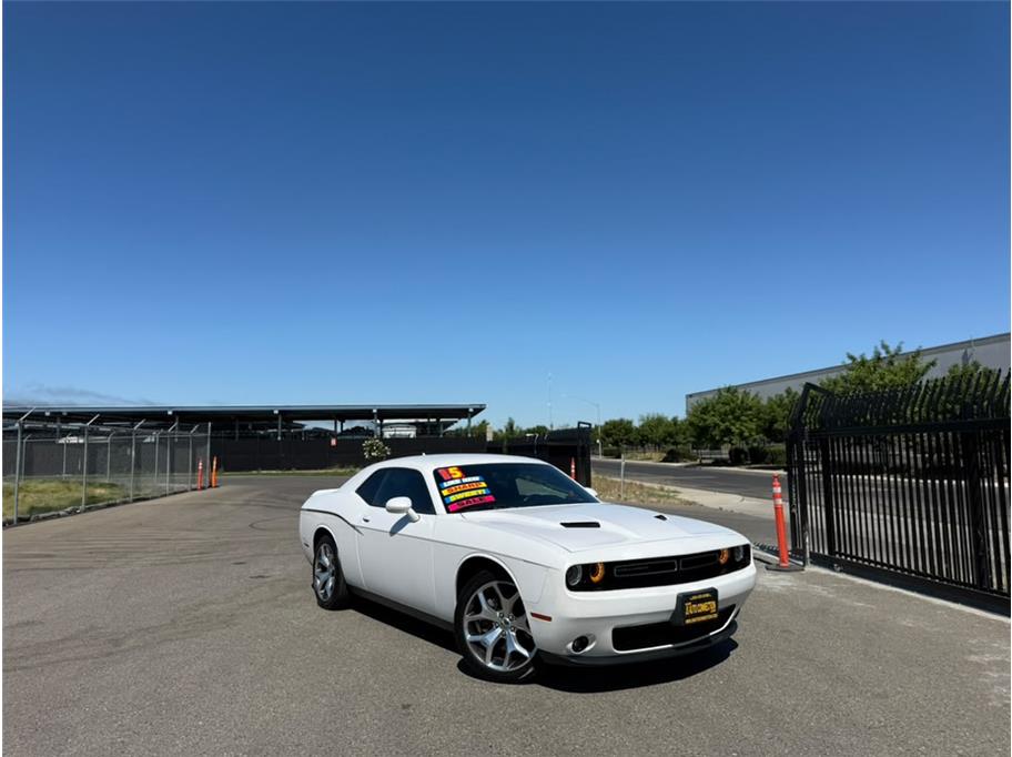 2015 Dodge Challenger SXT Plus's photo