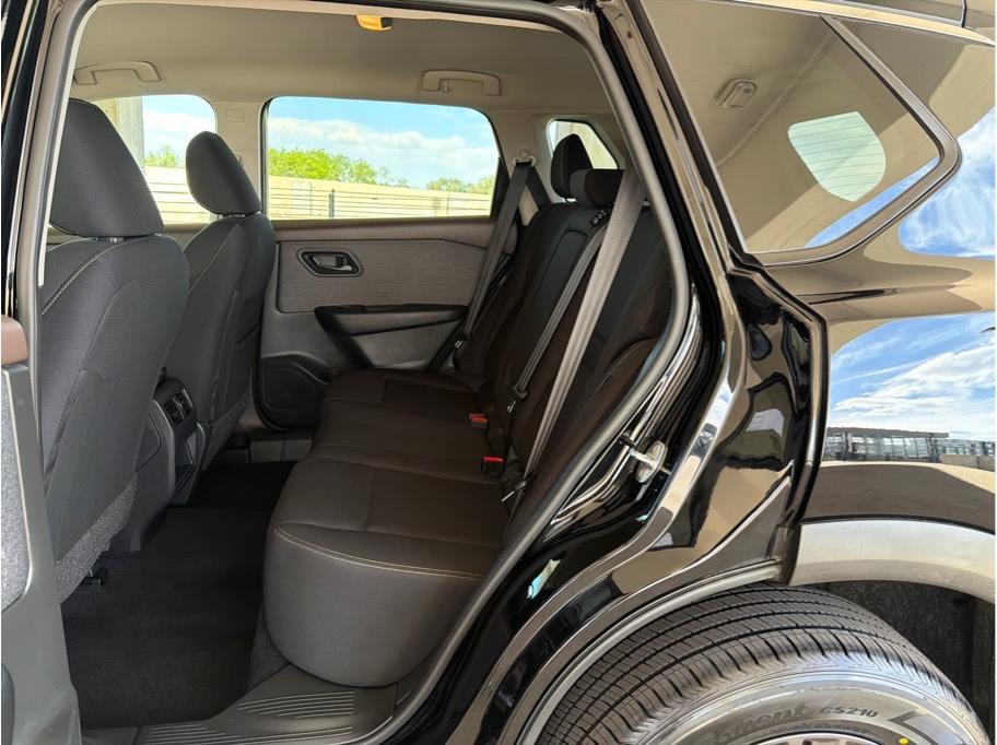 2023 Nissan Rogue S - Photo 11