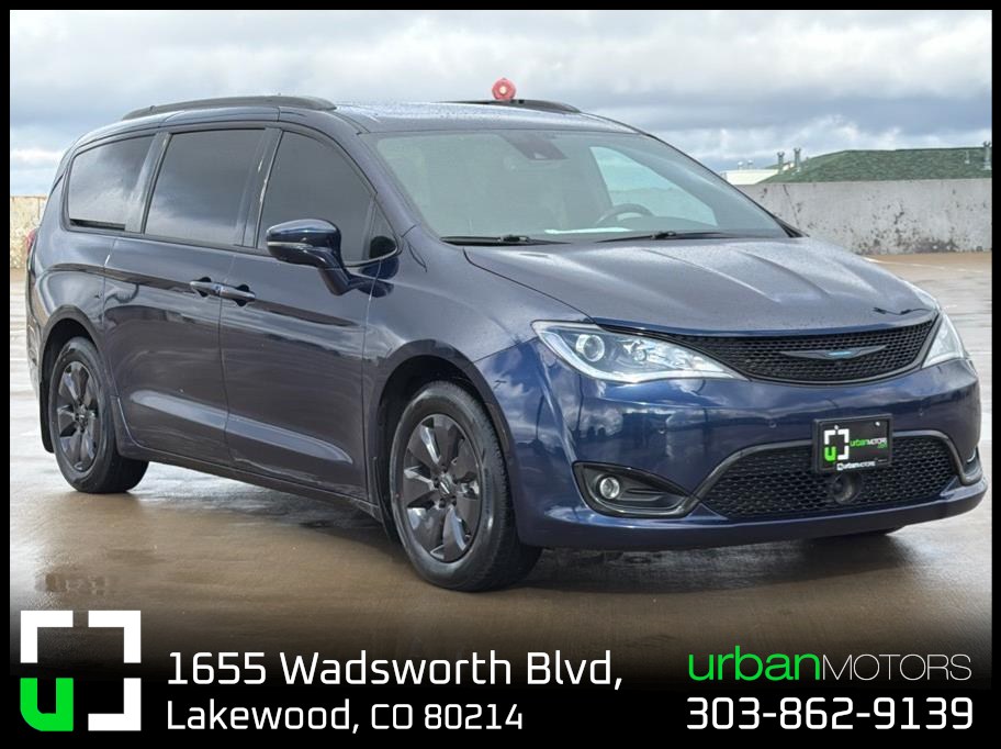 2020 Chrysler Pacifica Hybrid Limited's photo