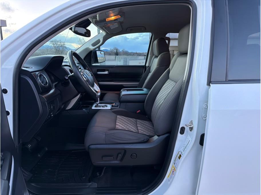 2019 Toyota Tundra SR5 - Photo 10