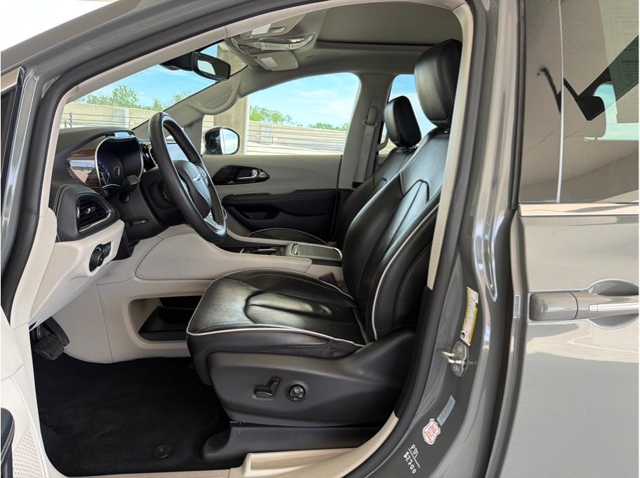 2023 Chrysler Pacifica Limited - Photo 10