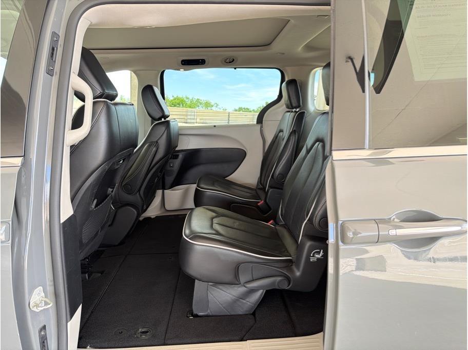 2023 Chrysler Pacifica Limited - Photo 11