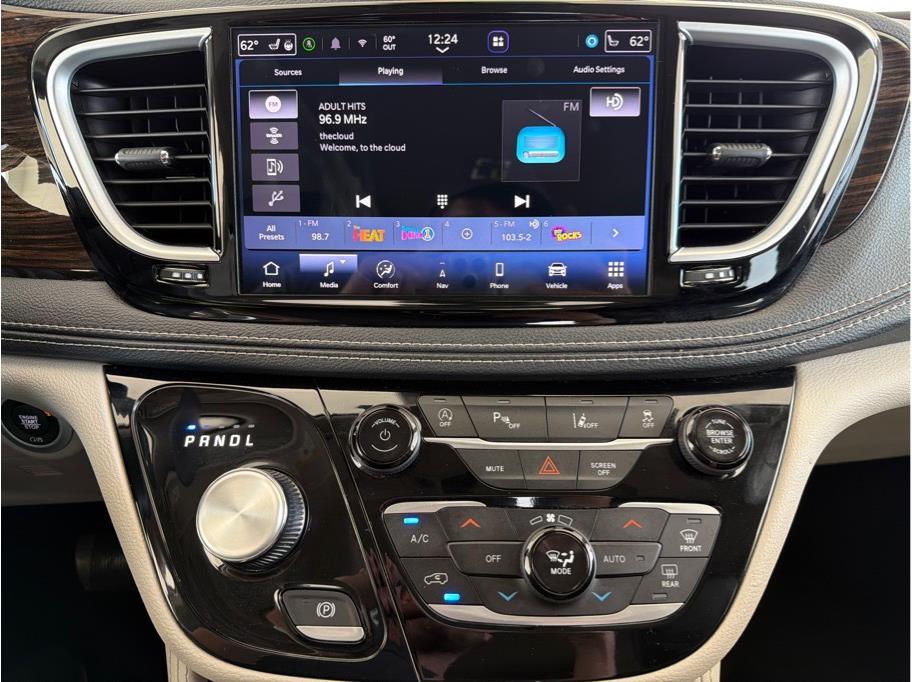 2023 Chrysler Pacifica Limited - Photo 21