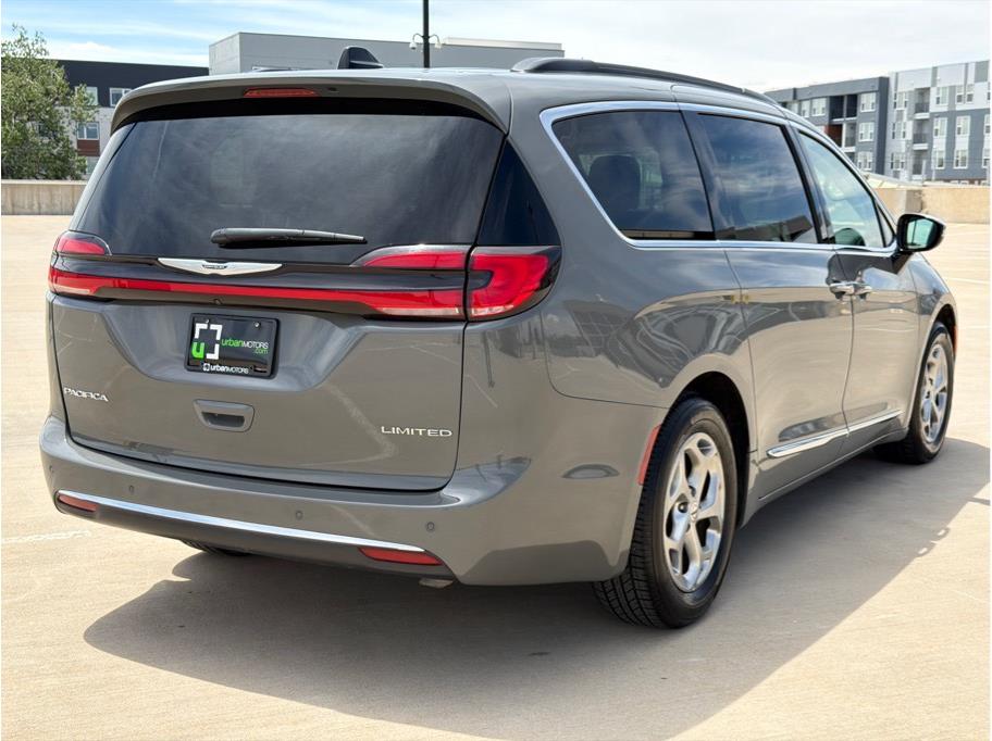 2023 Chrysler Pacifica Limited - Photo 8