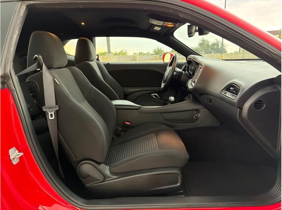 2016 Dodge Challenger SXT - Photo 13