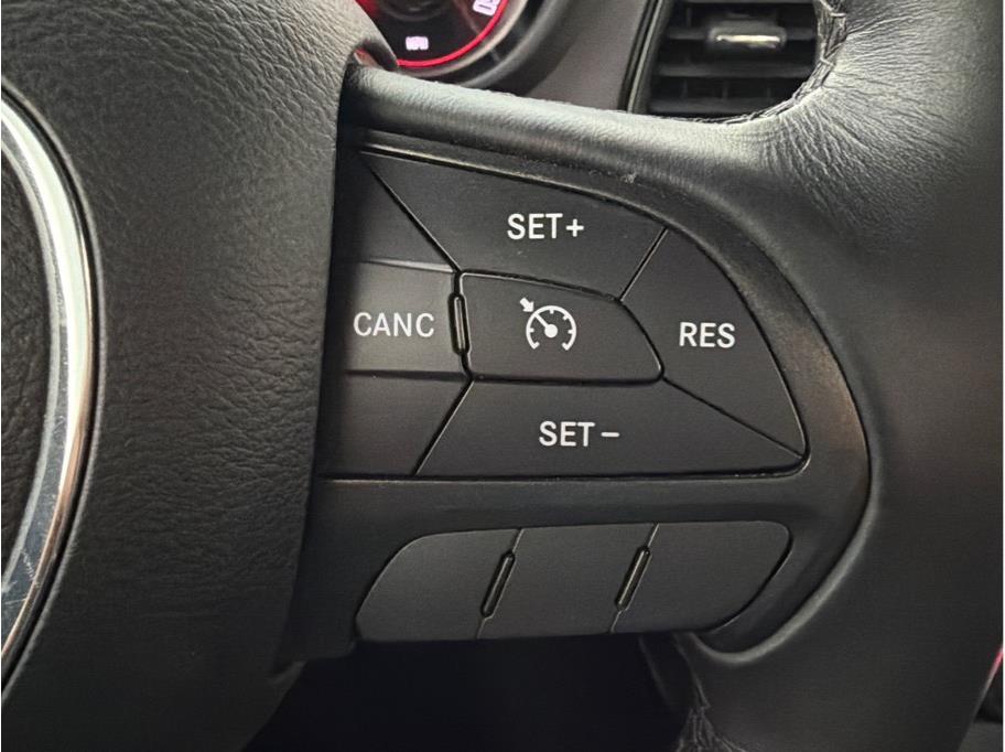 2016 Dodge Challenger SXT - Photo 17