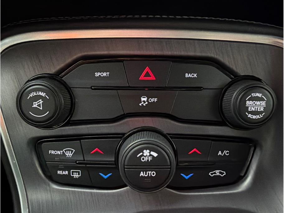 2016 Dodge Challenger SXT - Photo 20