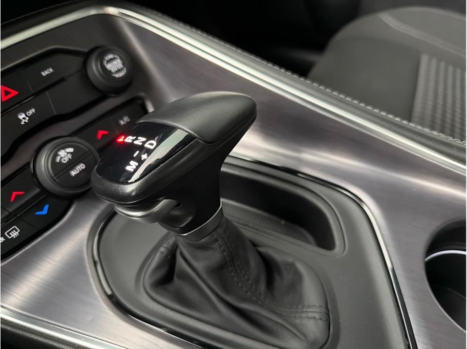 2016 Dodge Challenger SXT - Photo 21
