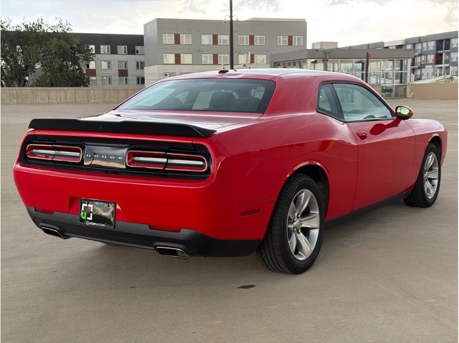 2016 Dodge Challenger SXT - Photo 8