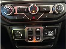 Vehicle Thumb #21