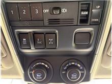 Vehicle Thumb #24