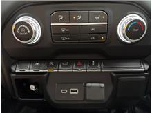 Vehicle Thumb #20
