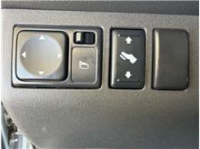 Vehicle Thumb #24