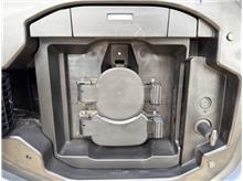 Vehicle Thumb #33